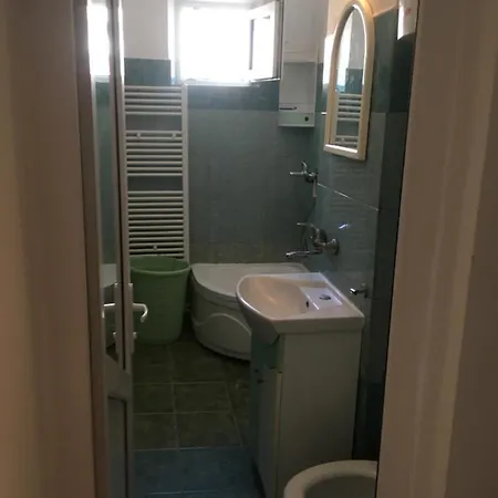 Apartament 2 Etaj 1 Apartmán Mangalia